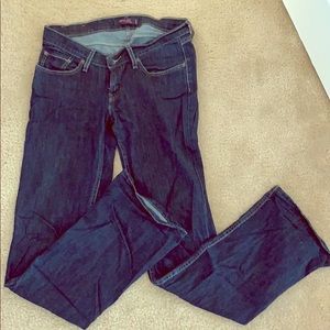 Levi’s Curvy Cut 528 Jeans